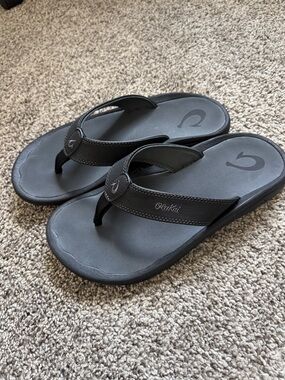 OluKai Black Cushion-Top Flip Flops